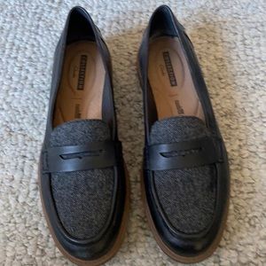 Clarks ladies loafers brand new